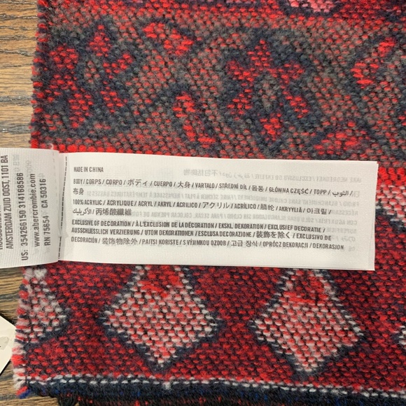 New Hollister Blanket Scarf One Size Red Pattern - Picture 6 of 6
